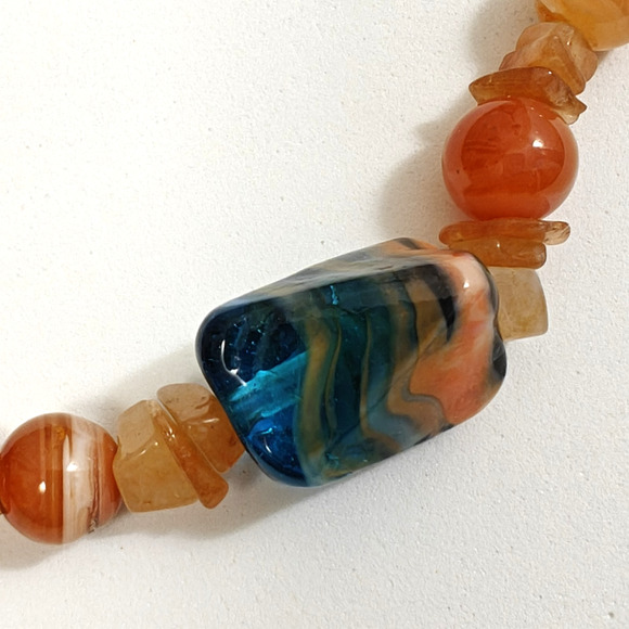 Vintage Lot of Two Beaded Necklaces Green Orange Coral Stones 17" - 18" Long - Picture 4 of 12